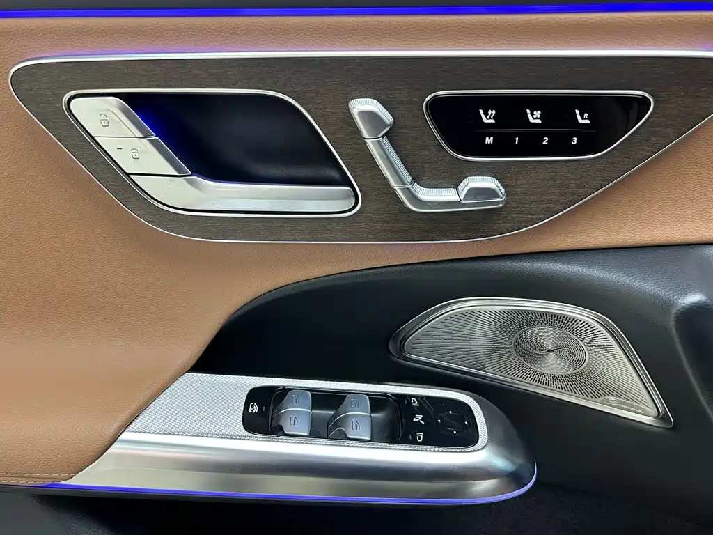 Mercedes-Benz E-Class 2024 — фото 19