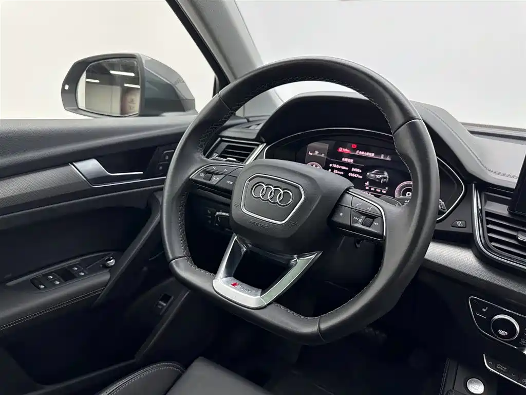 Audi Q5L 2022 — фото 10