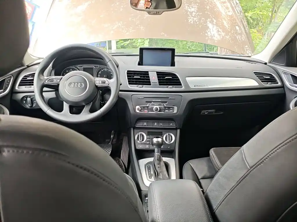 Audi Q3 2014 — фото 10