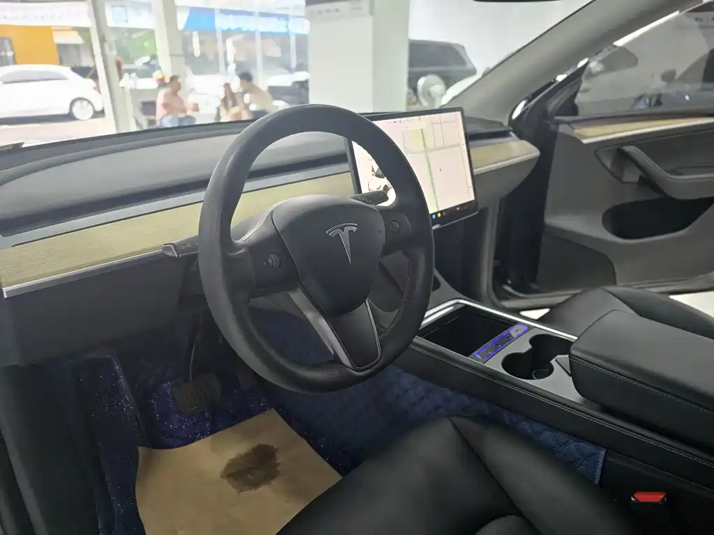 Tesla Model Y 2021 — фото 15