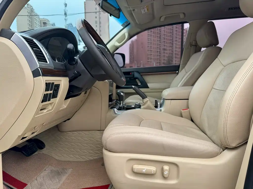 Toyota Land Cruiser 2018 — фото 4