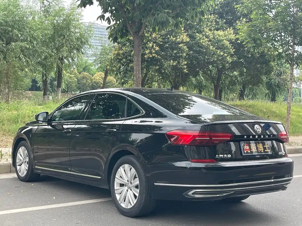 Volkswagen Passat 2020 — фото 7
