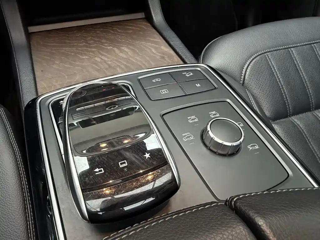 Mercedes-Benz GLE 2015 — фото 16