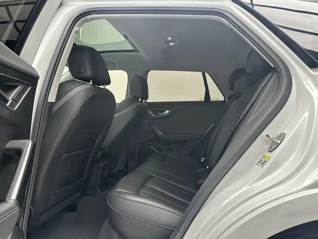 Audi Q2L 2023