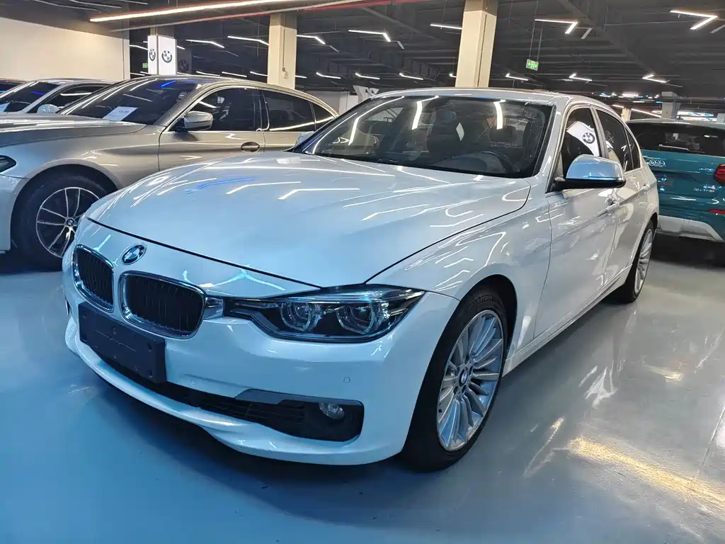 BMW 3 Series 2018 — фото 1