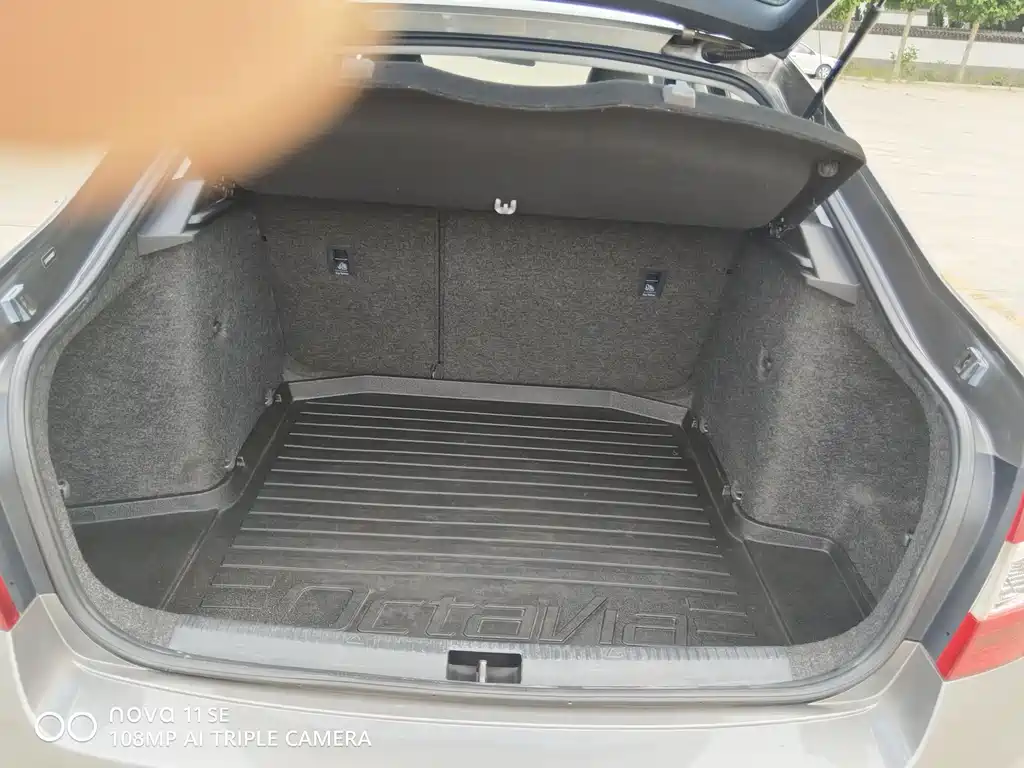 Skoda Octavia 2015 — фото 10