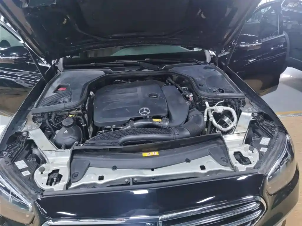 Mercedes-Benz E-Class 2023 — фото 20