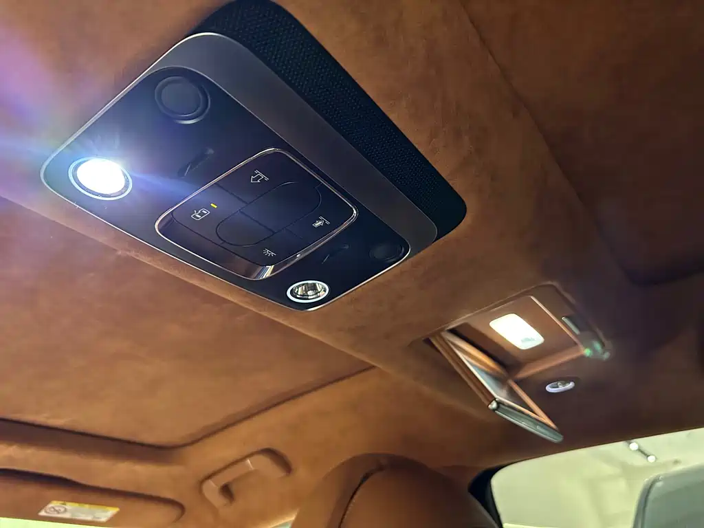 Bentley Flying Spur 2021 — фото 19