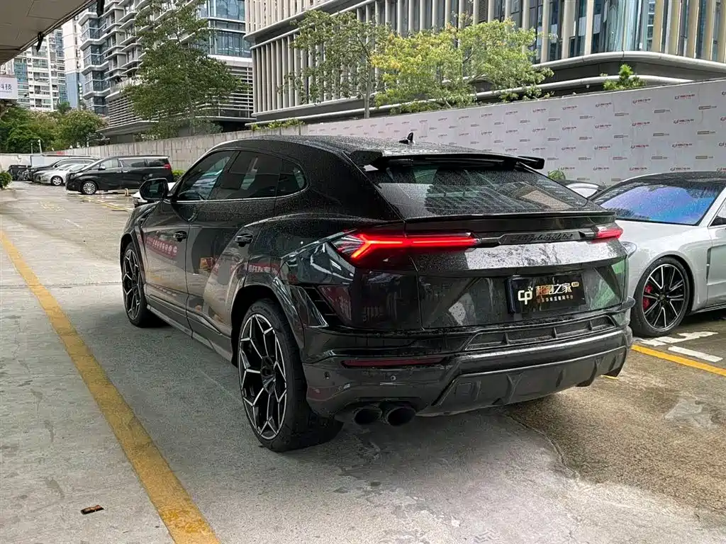 Lamborghini Urus 2019 — фото 6