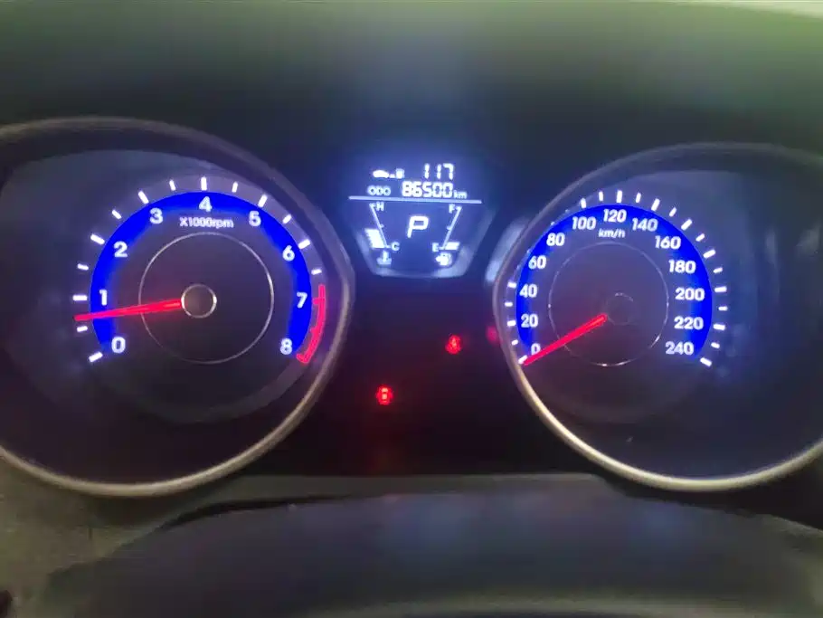 Hyundai Elantra Langdong 2016 — фото 13