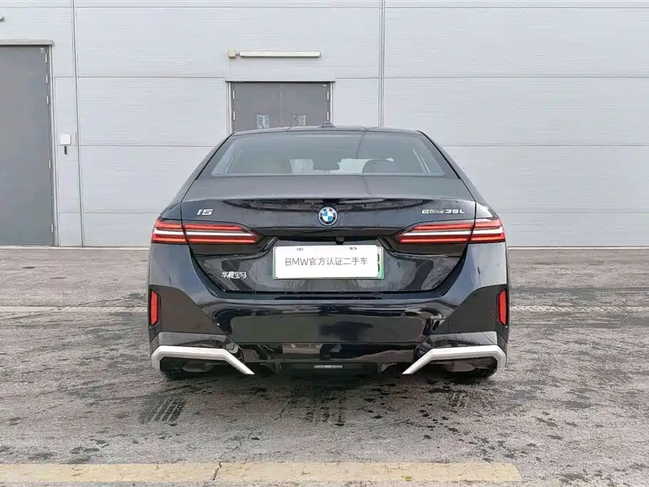 BMW i5 2025 — фото 3
