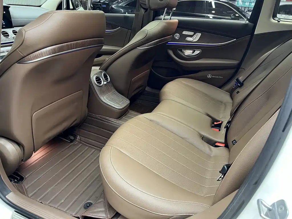 Mercedes-Benz E-Class 2021 — фото 14
