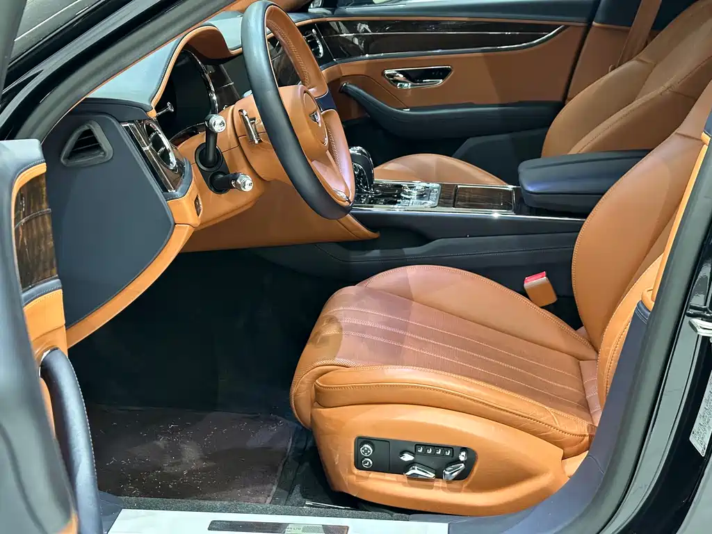 Bentley Flying Spur 2021 — фото 10
