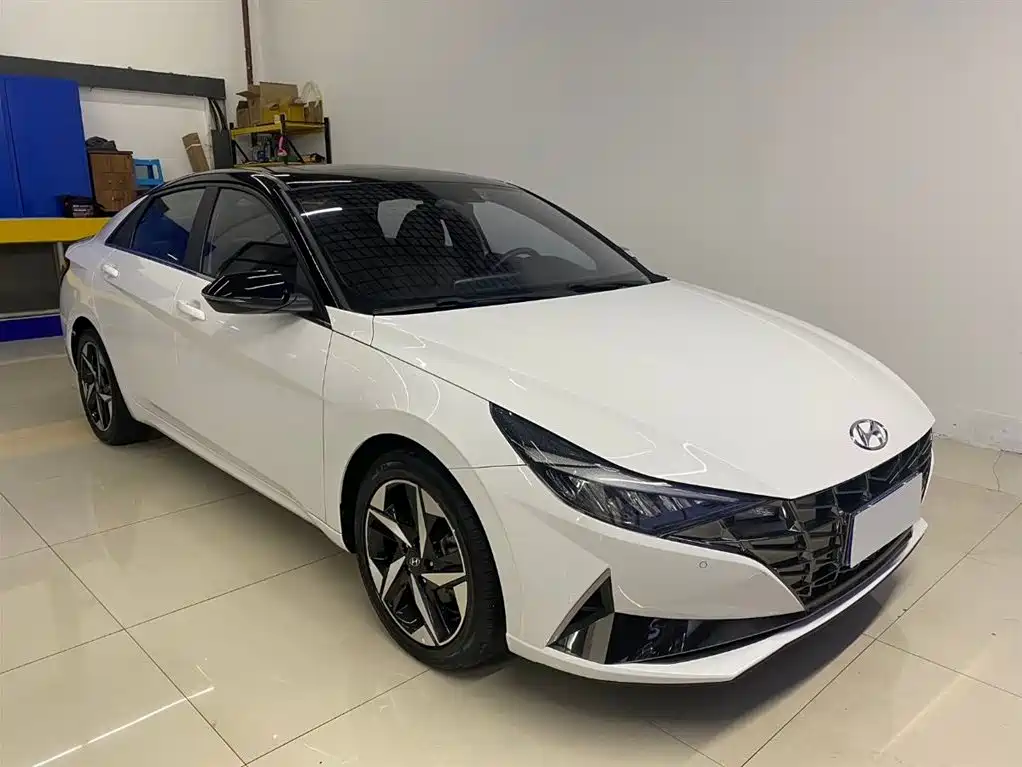 Hyundai Elantra 2022 — фото 3