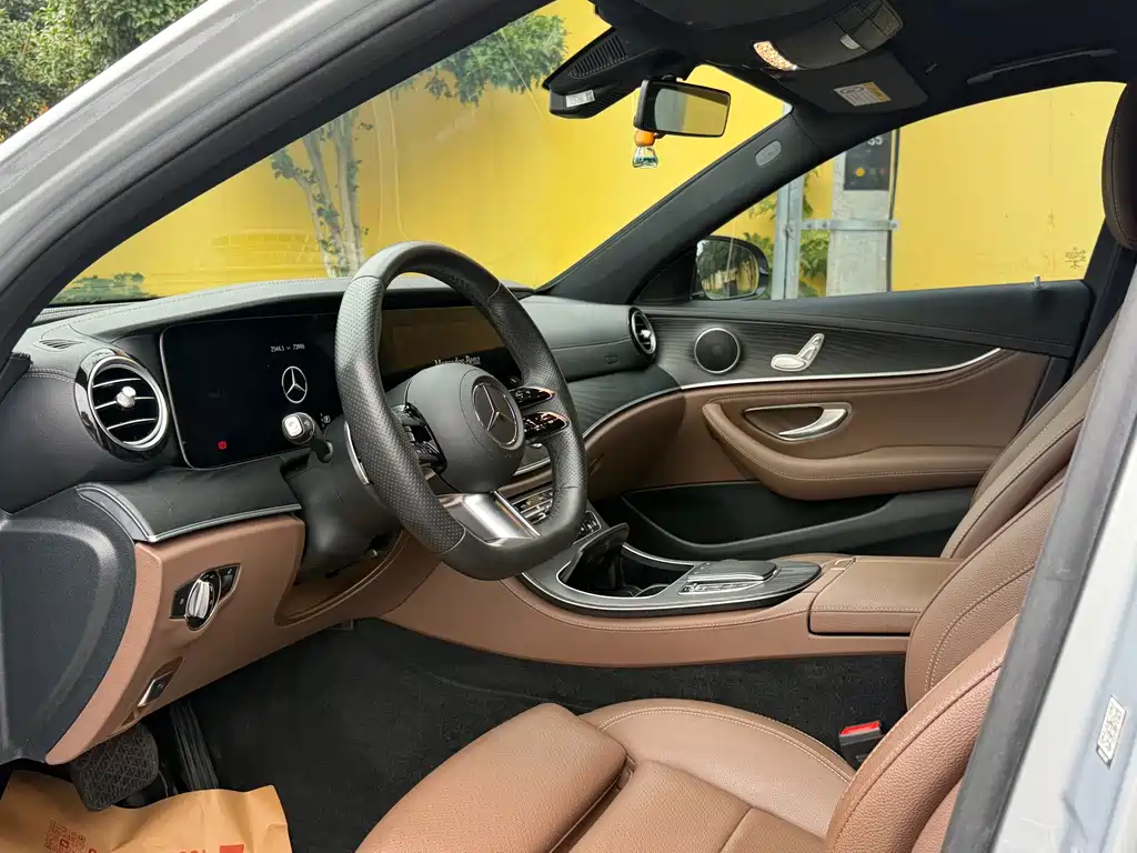 Mercedes-Benz E-Class 2023 — фото 14