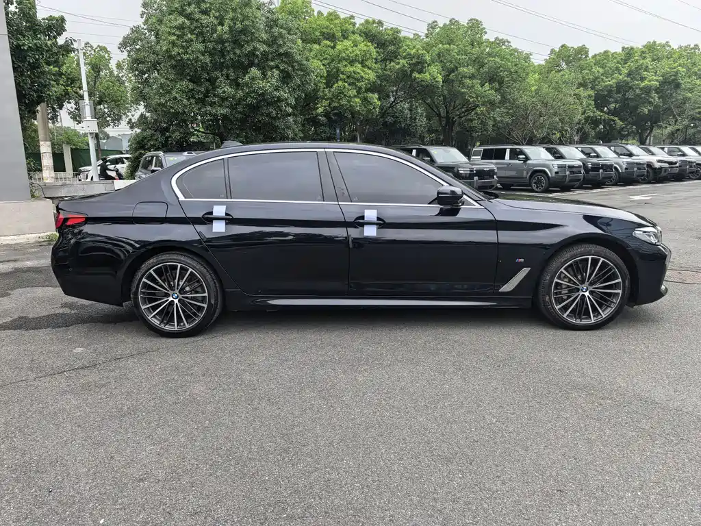 BMW 5 Series 2023