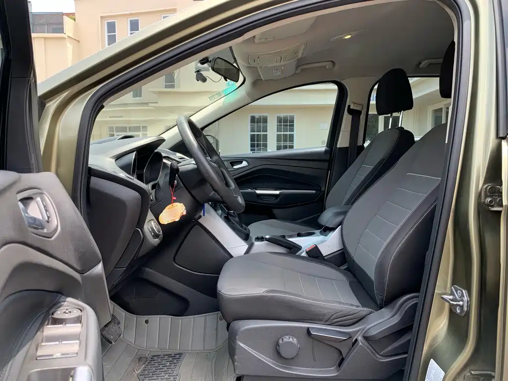 Ford Kuga 2014 — фото 14