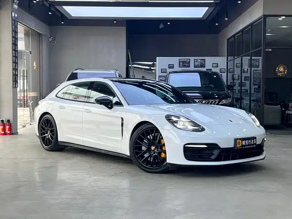 Porsche Panamera 2022