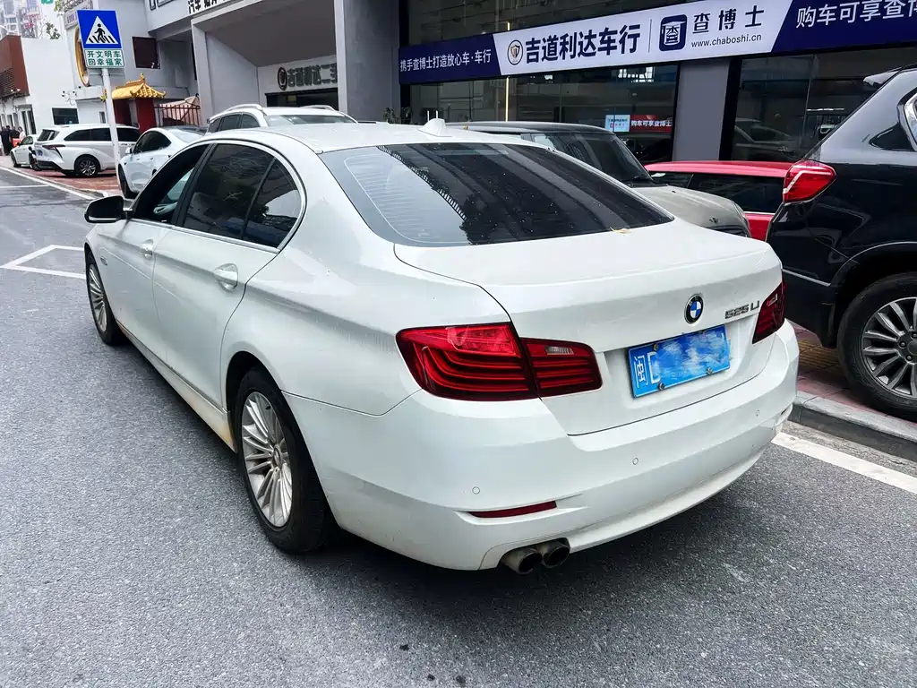 BMW 5 Series 2015 — фото 5