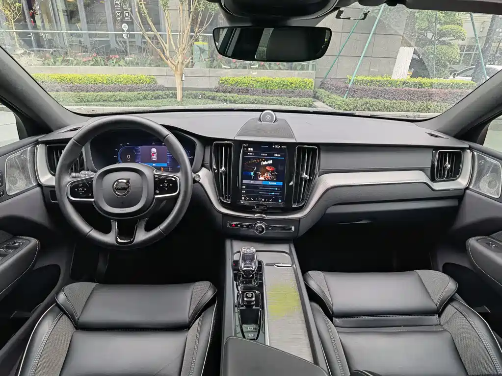 Volvo XC60 PHEV 2024 — фото 17
