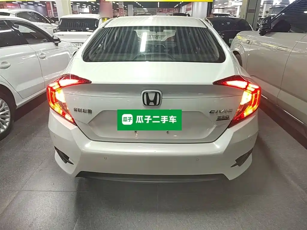 Honda Civic 2020 — фото 6