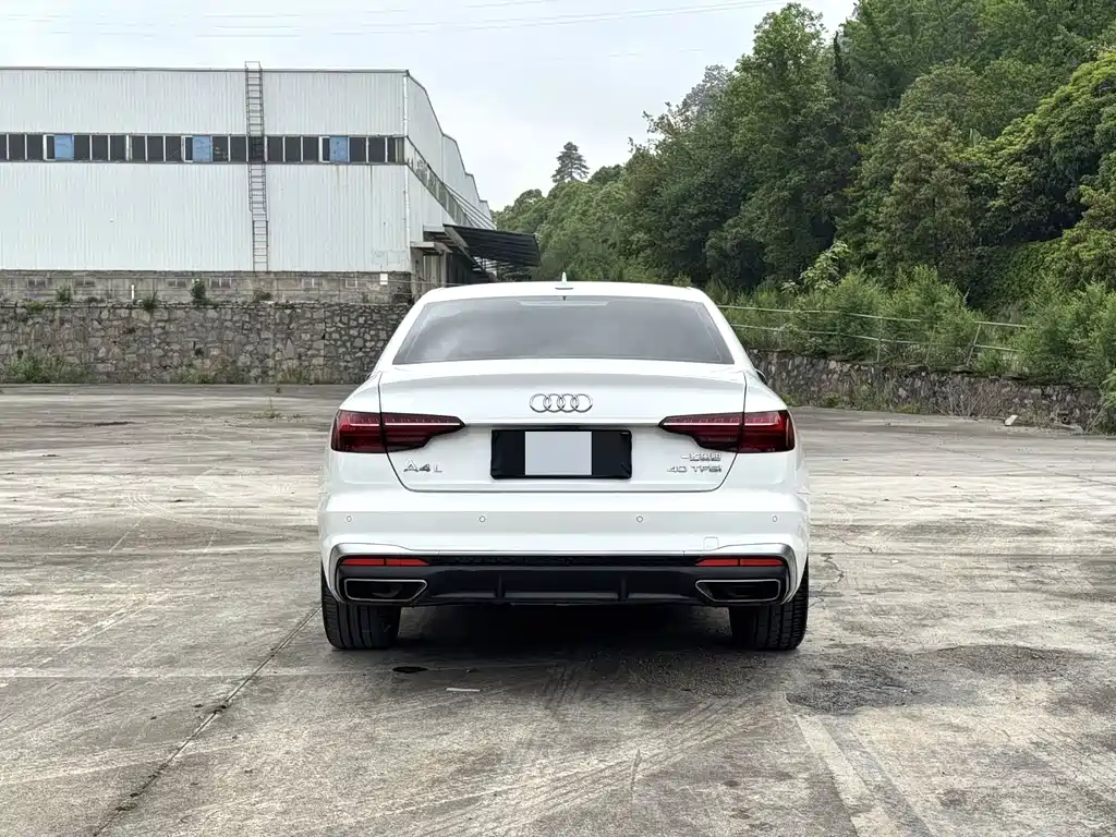Audi A4L 2021 — фото 15