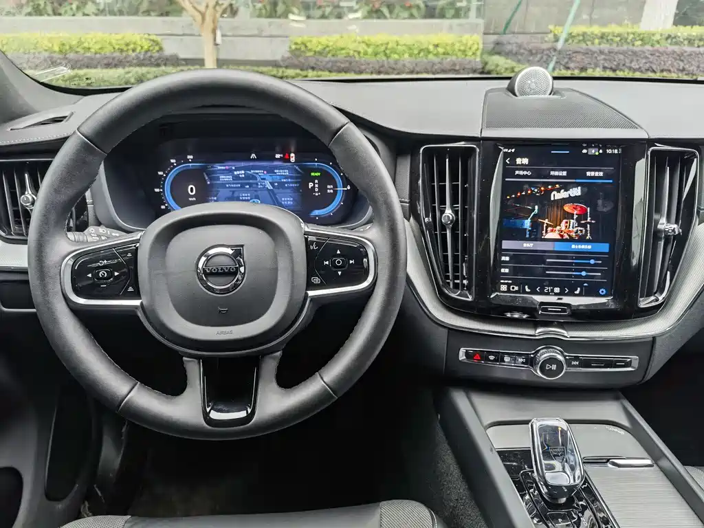 Volvo XC60 PHEV 2024 — фото 18
