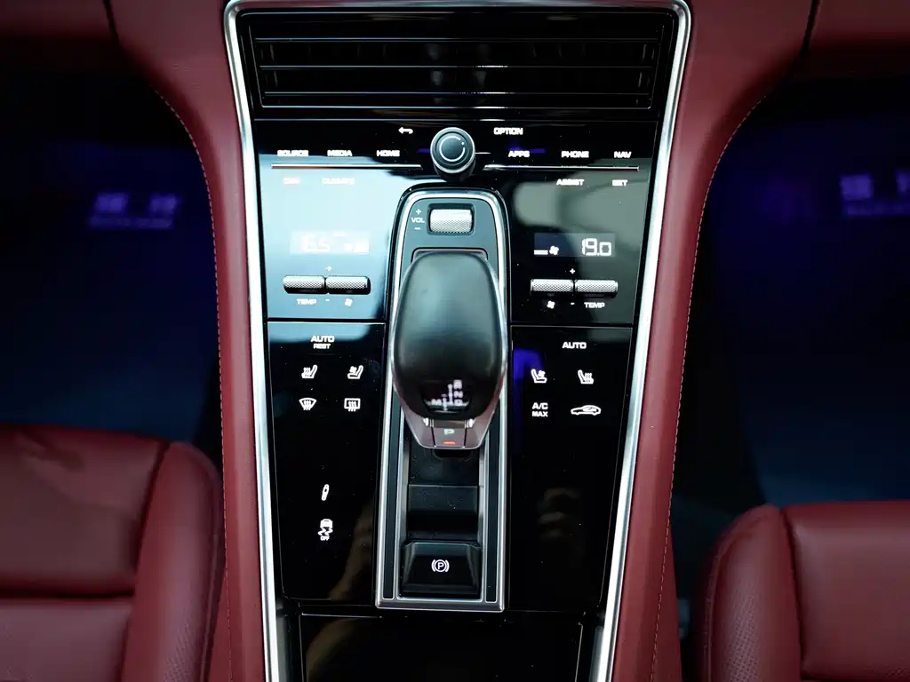 Porsche Panamera 2022 — фото 9