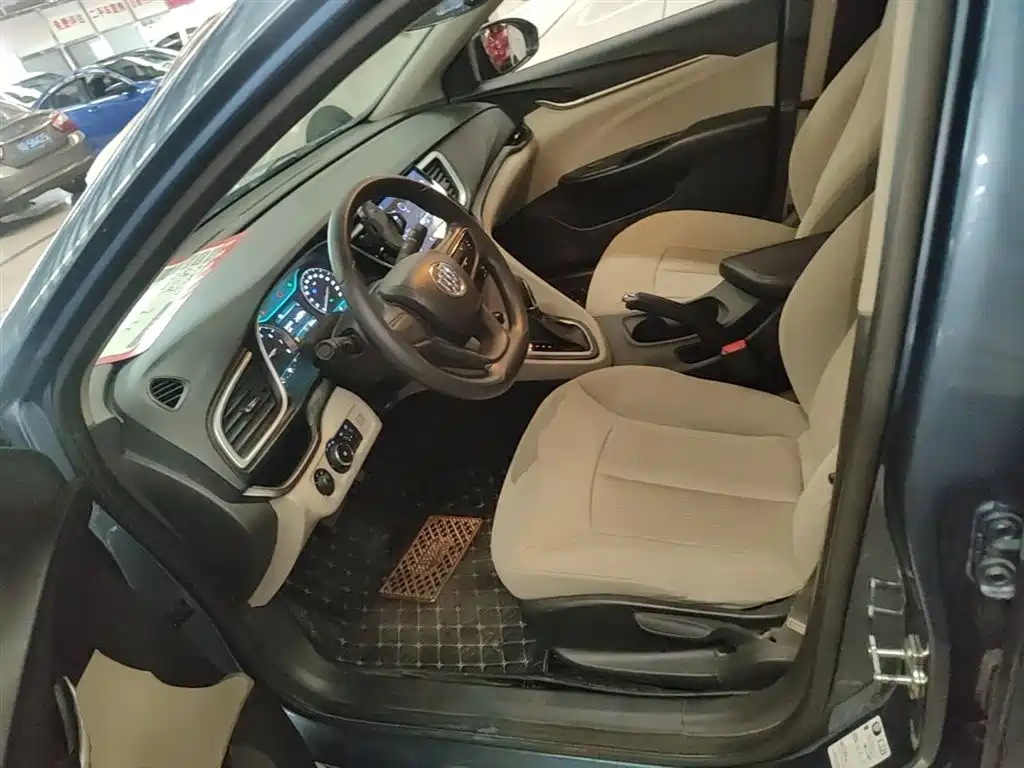 Buick Excelle 2015 — фото 15