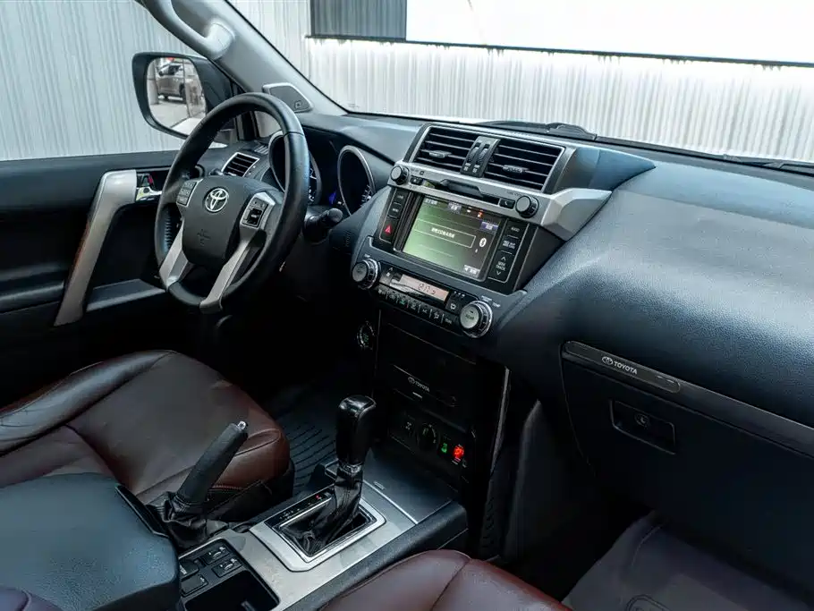 Toyota Prado 2016 — фото 23