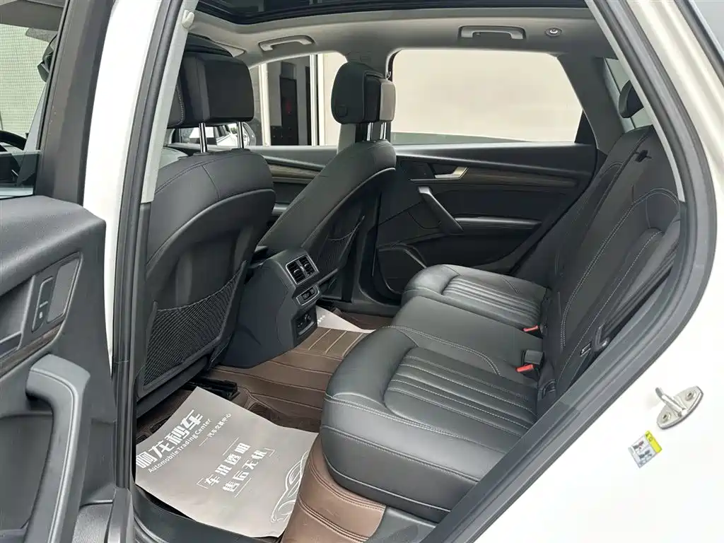 Audi Q5L 2023 — фото 7