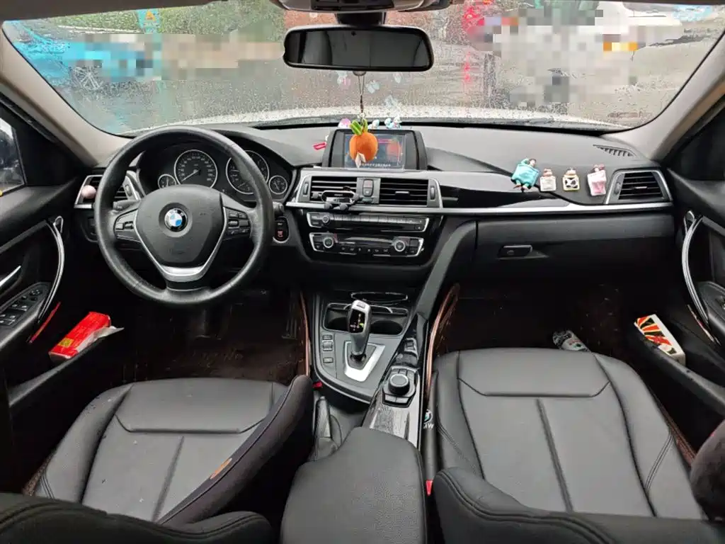 BMW 3 Series 2017 — фото 13