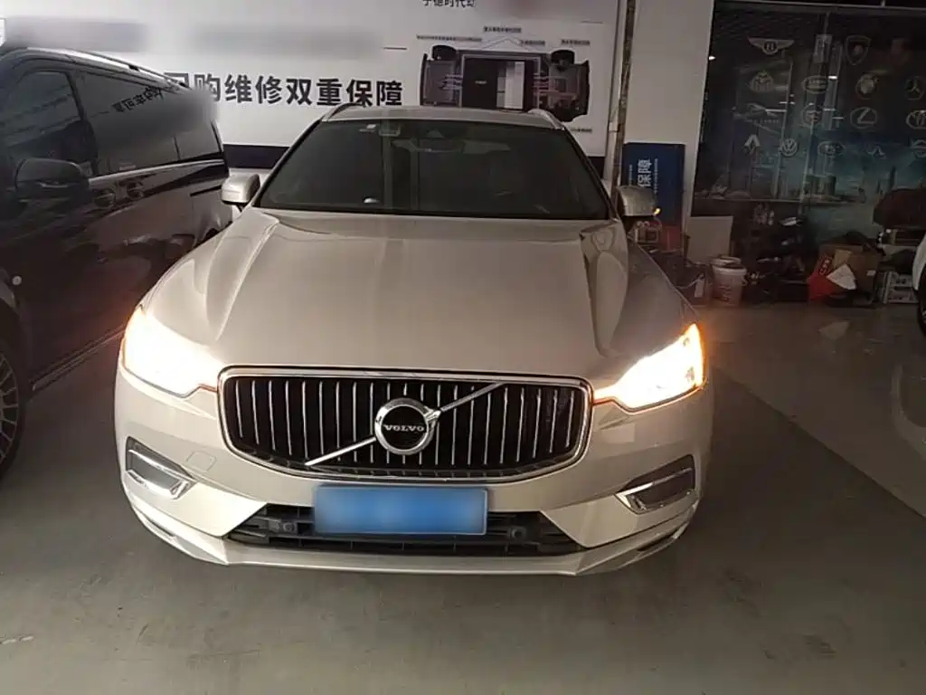 Volvo XC60 2021 — фото 3