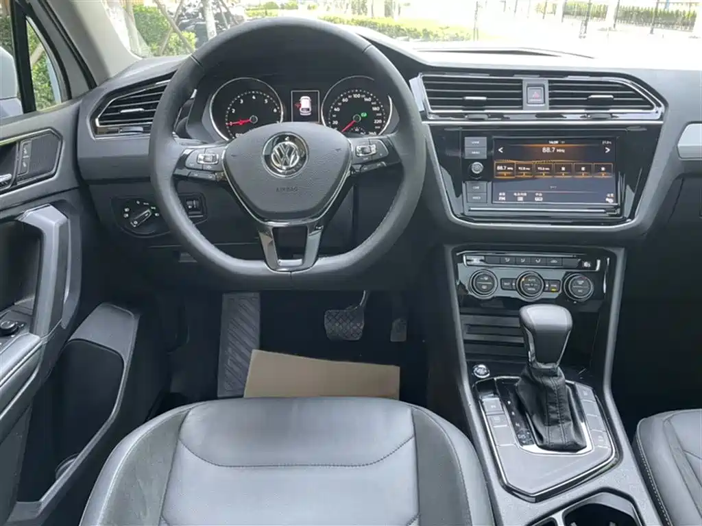 Volkswagen Tiguan L 2019 — фото 15