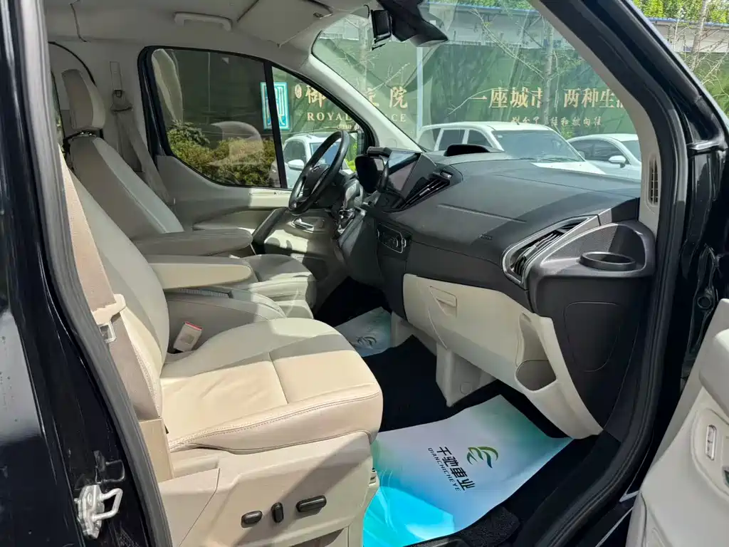 Ford Tourneo 2020 — фото 7