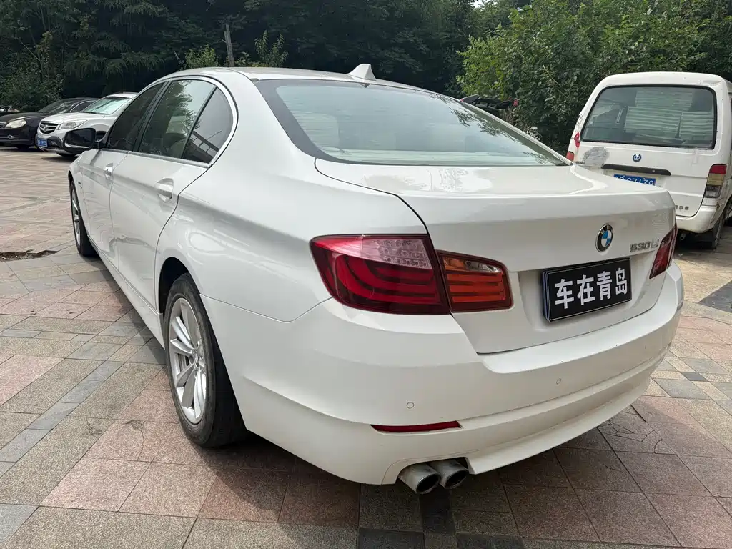 BMW 5 Series 2011 — фото 15