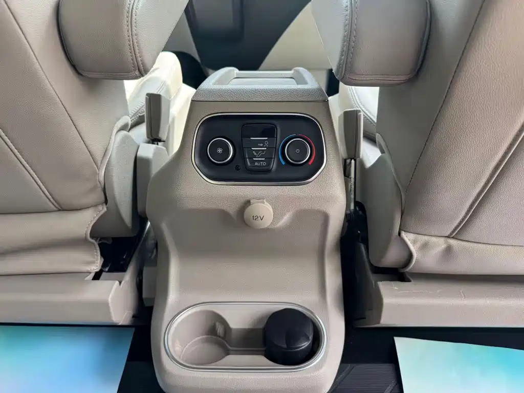 Ford Tourneo 2020 — фото 9