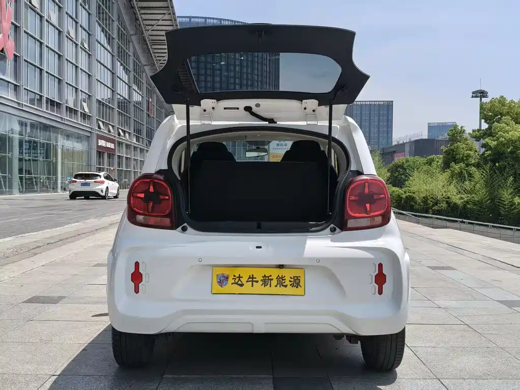 Roewe Clever 2021 — фото 12