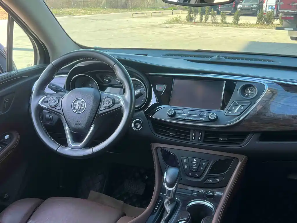 Buick Envision Plus 2017 — фото 9