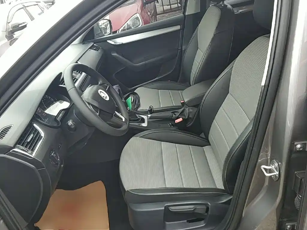 Skoda Octavia 2017 — фото 15