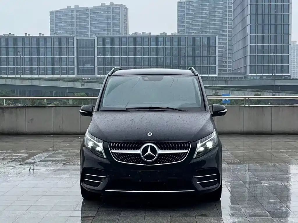 Mercedes-Benz V-Class 2023 — фото 2