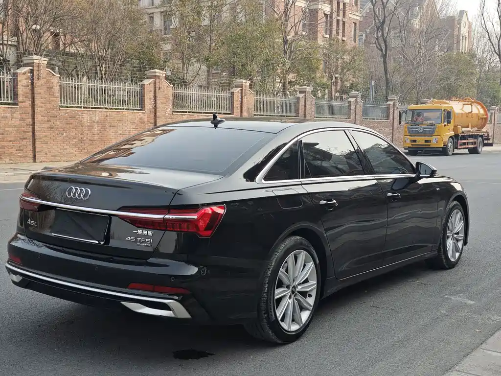Audi A6L 2023 — фото 10