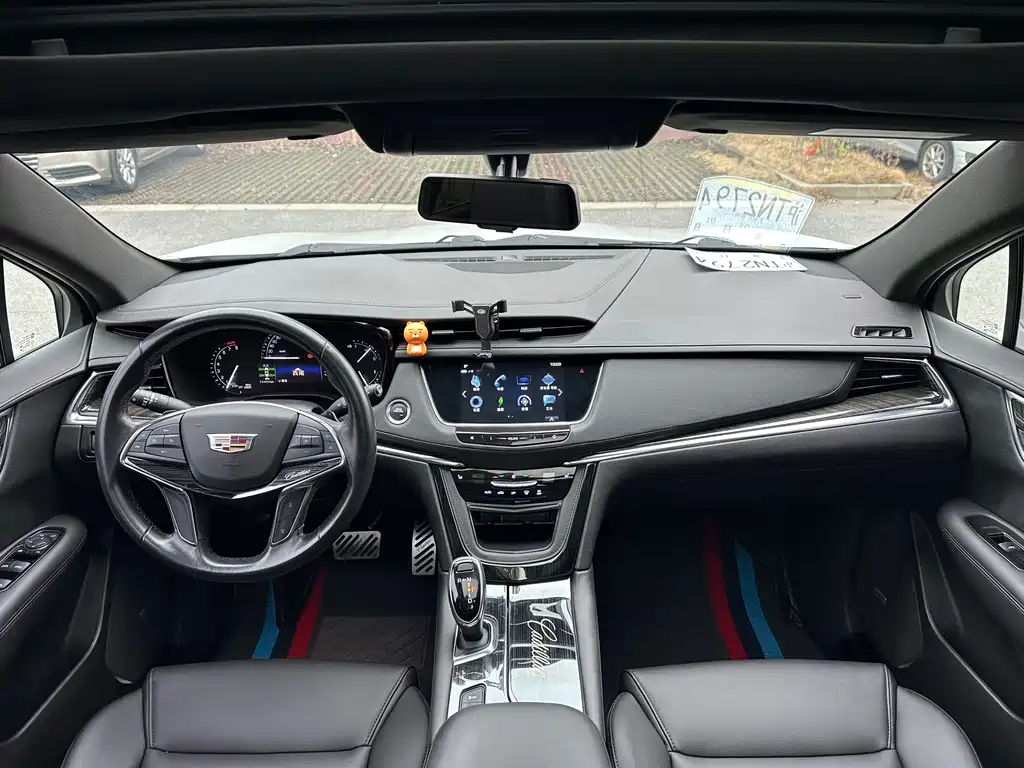 Cadillac XT5 2019 — фото 11