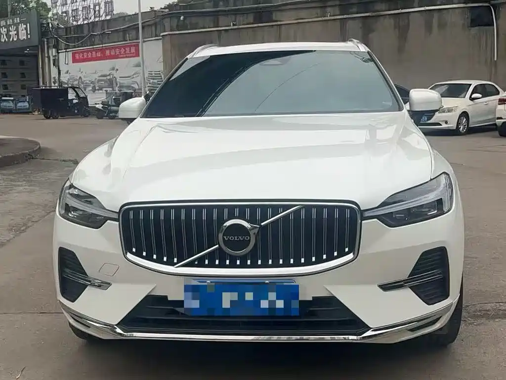 Volvo XC60 2023 — фото 2