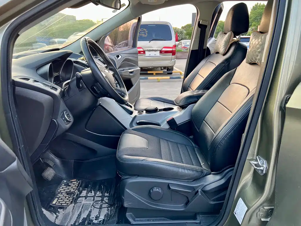 Ford Kuga 2015 — фото 4