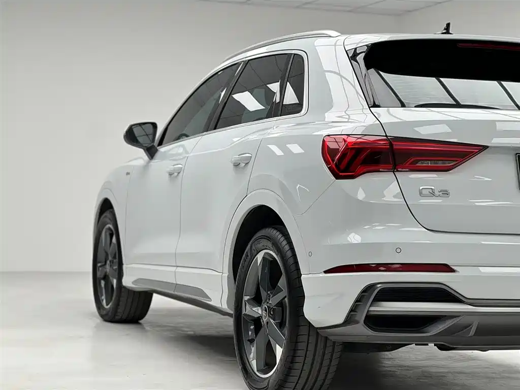 Audi Q3 2022 — фото 9