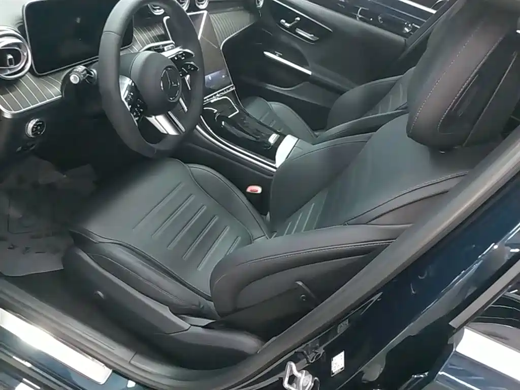 Mercedes-Benz C-Class 2023 — фото 15