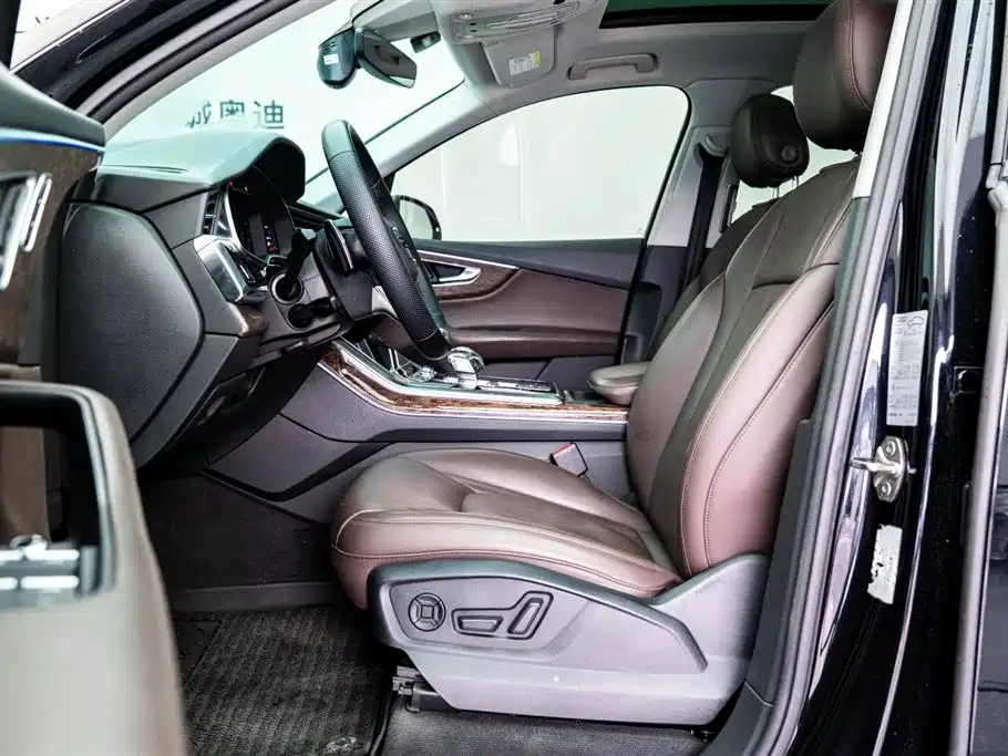Audi Q7 2021 — фото 10