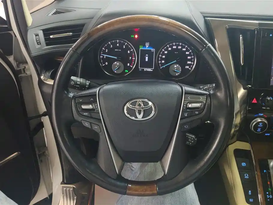 Toyota Alphard 2018 — фото 15