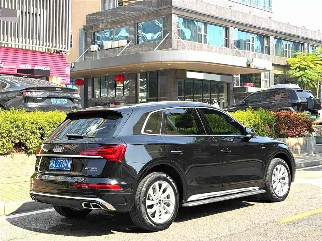 Audi Q5L 2023 — фото 12